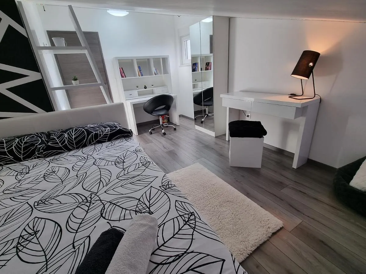 Sea View Medulin Apartment - Orijeta